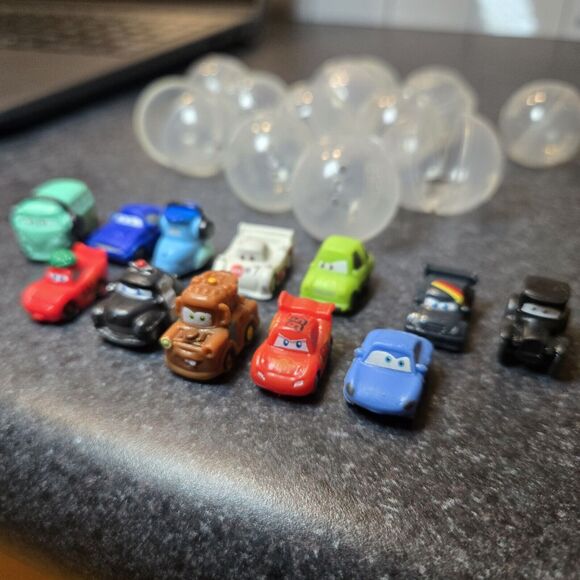 Disney Pixar‎ Cars Squinkies Lot Of 12 With Capsules - Picture 3 of 4